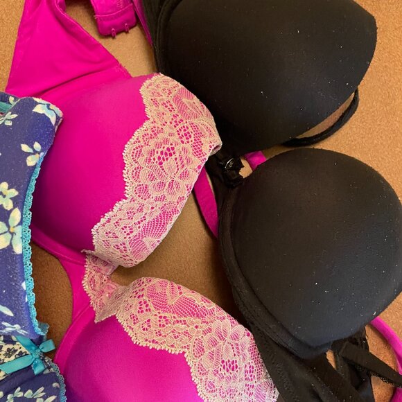 BUNDLE OF THREE high quality Victoria's Secret Demi Bras 32C 32D 34C - Picture 2 of 16